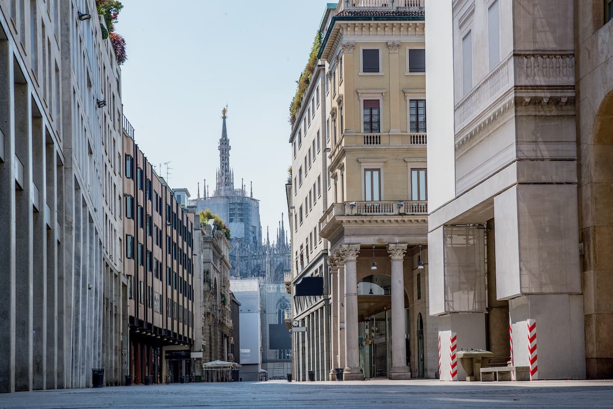Walking from Milano Centrale to Duomo District: 2026 Route & Luggage Guide
